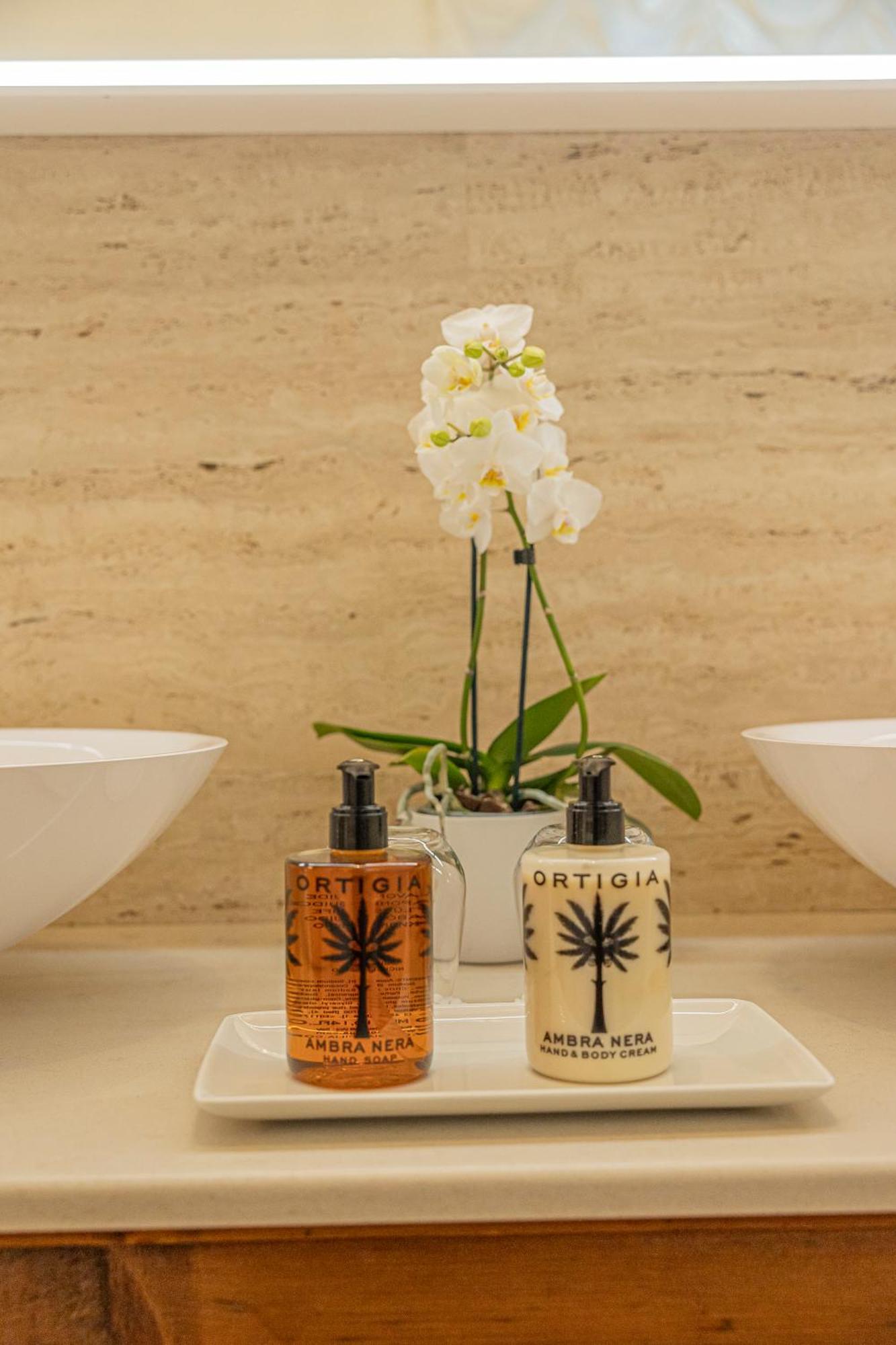 Palazzo Monga Boutique Pensión 4*